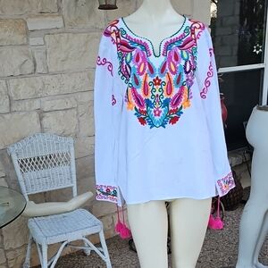 New W Tag YZXDORWJ Embroidered 100% Cotton White Top with Multicolor Design L